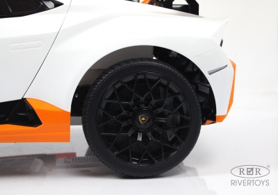 Детский электромобиль Lamborghini Hurac?n STO (E888EE) белый
