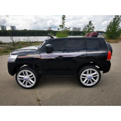 Джип Land Cruiser 4651 Черный краска