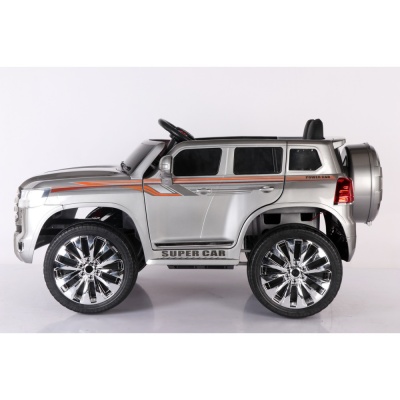 Джип Toyota LC300 3818 Серебро краска