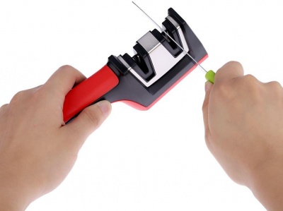 Настольная прорезиненная ножеточка Taidea Grinder TG1503