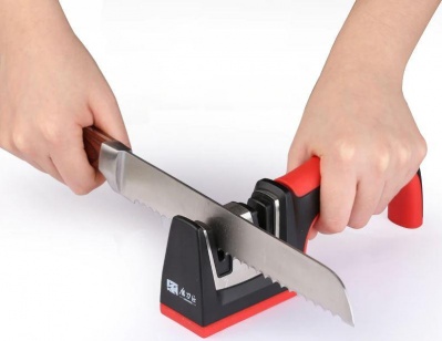 Настольная прорезиненная ножеточка Taidea Grinder TG1503